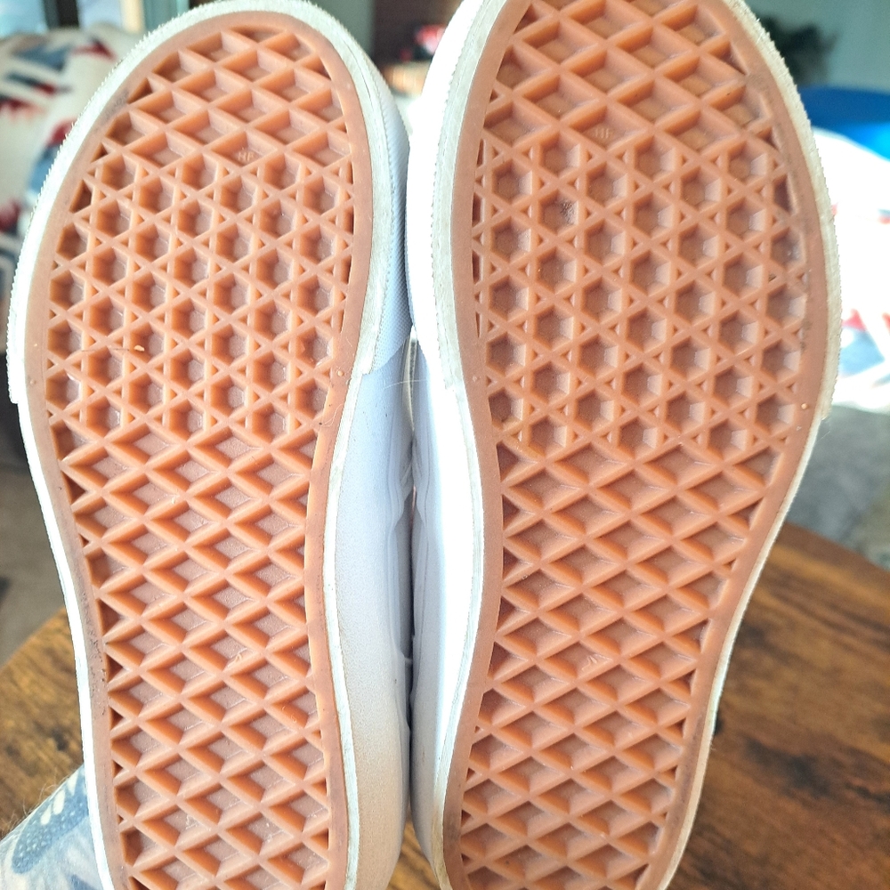 Vans - Picture 2 of 6